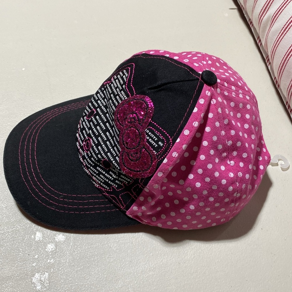 HELLO KITTY POLKA DOT BACK BASEBALL HAT NWOT.